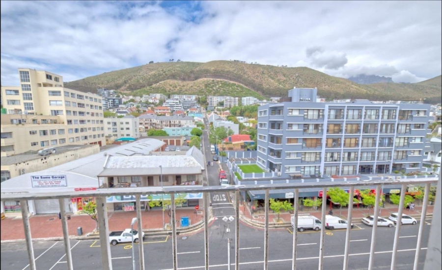 2 Bedroom Property for Sale in Sea Point Western Cape